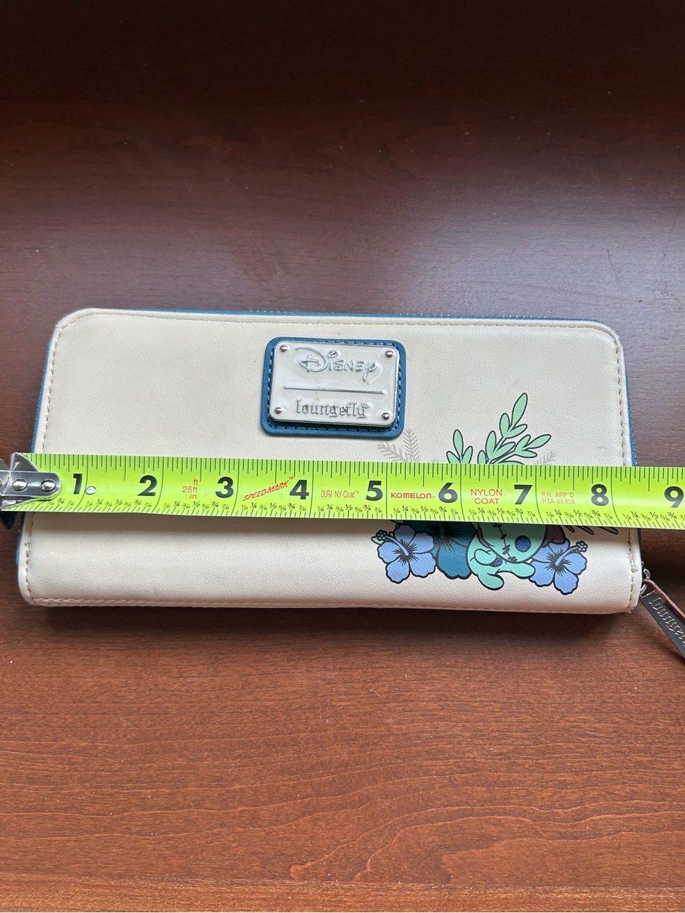 Loungefly x Disney Lilo & Stitch Zip Around Wallet featuring Upside-down Stitch - Picture 9 of 10
